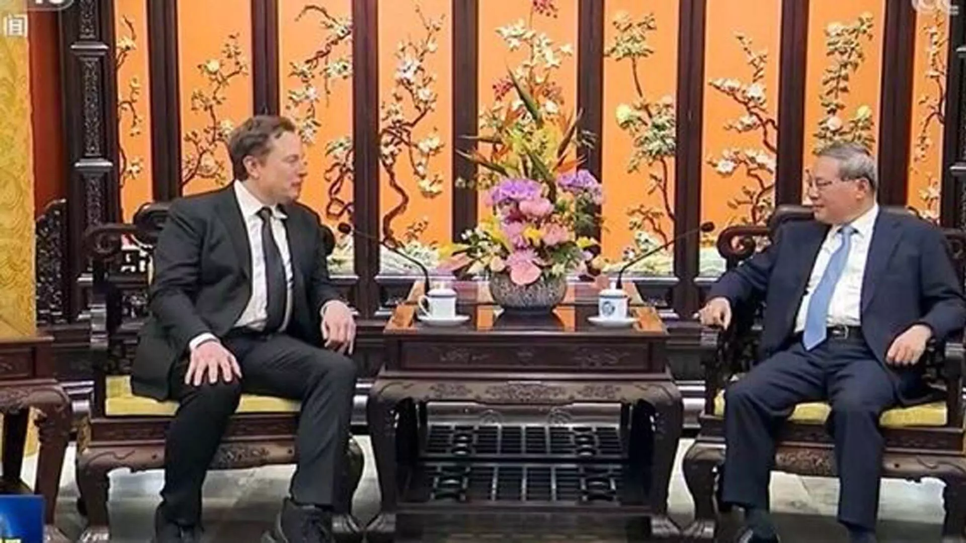 भारत दौरे पर न आने के बाद एलन मस्क ने चीनी प्रधानमंत्री ली कियांग से की मुलाकात
