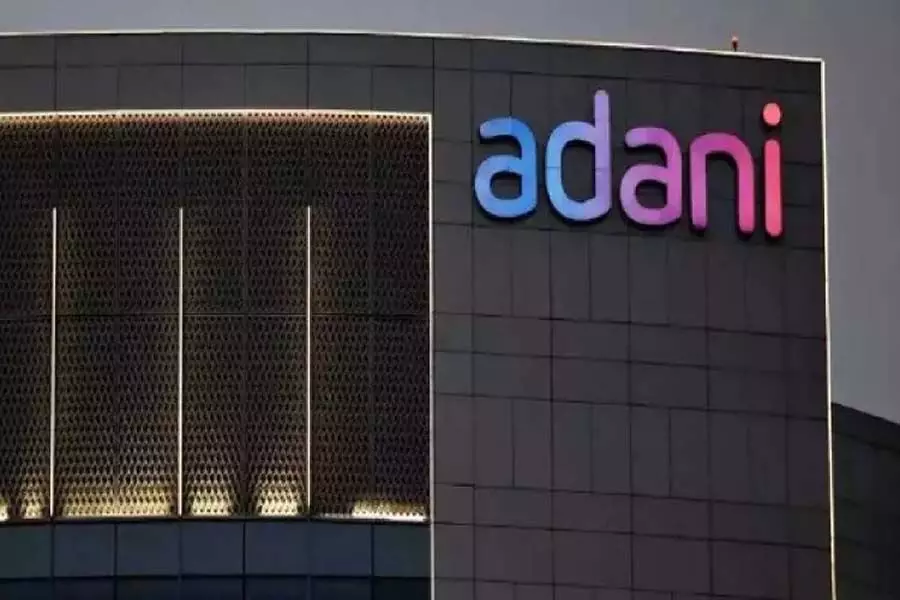 AdaniConneX ने 8 वैश्विक बैंकों से 1.44 बिलियन डॉलर जुटाए