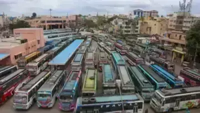 परिवहन निगम क्षेत्र के अधिकांश स्टैण्डों के आसपास अवैध रूप से वाहनों का संचालन