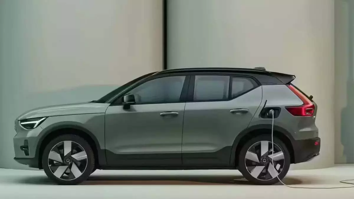 Volvo C40 Electric SUV पर मिल रहा तगड़ा डिस्‍काउंट, जानें कीमत