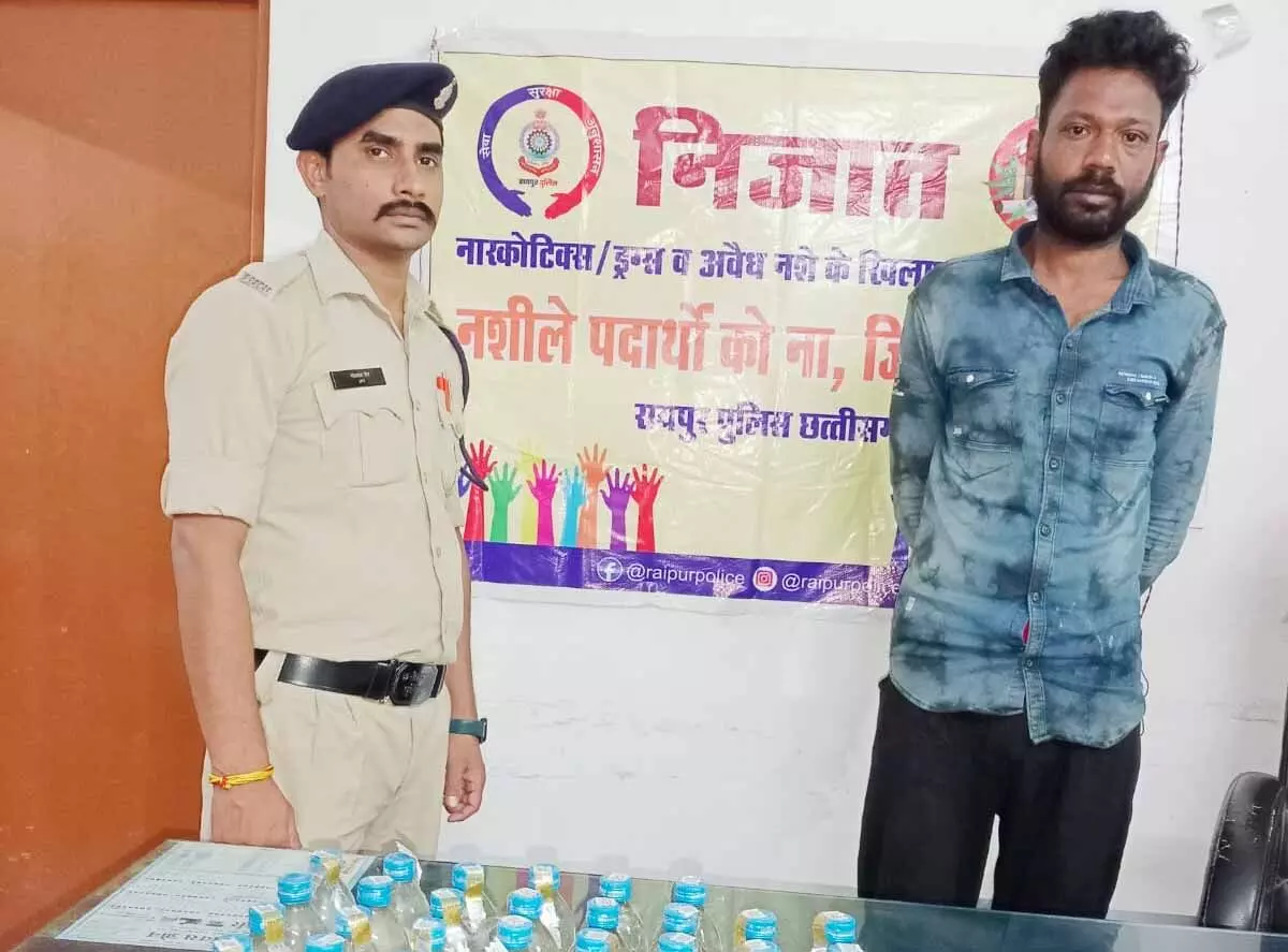 रायपुर गोकुल नगर में शराब बेचने वाला गिरफ्तार, VIDEO