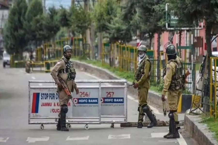 जम्मू-कश्मीर: ग्राम रक्षा गार्ड ने गोलीबारी में अपनी जान गंवा दी