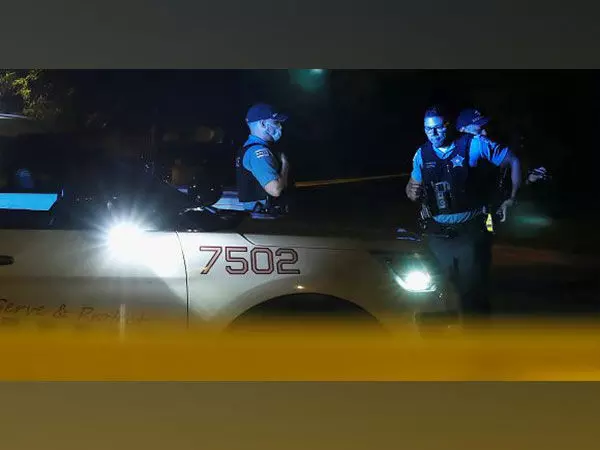 उत्तरी कैरोलिना के चार्लोट में गोलीबारी में तीन पुलिस अधिकारियों की मौत