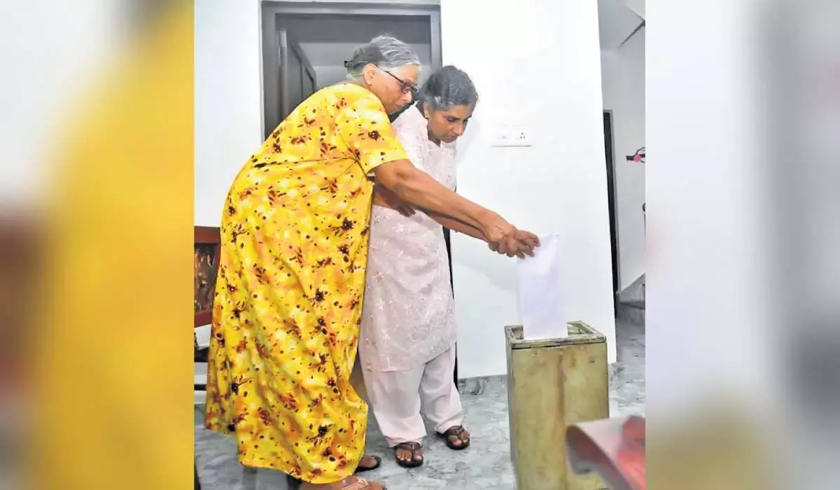 केरल में घर से वोट सुविधा को बुजुर्गों ने सराहा