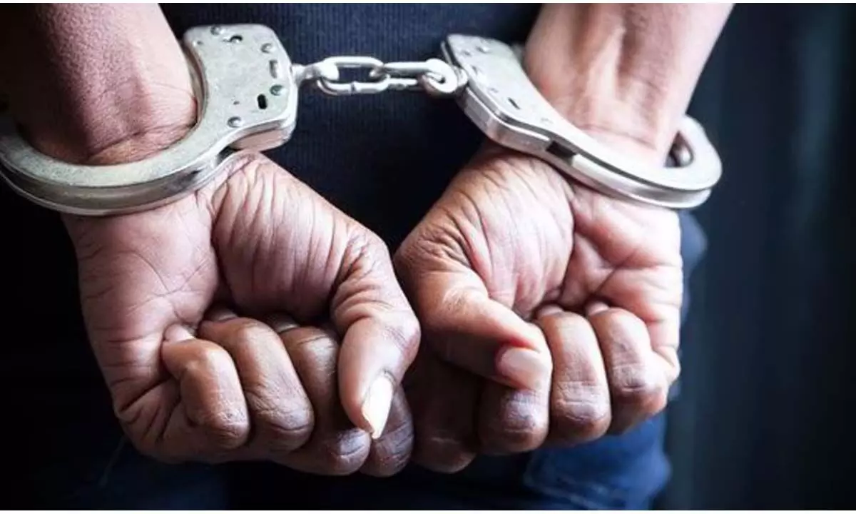 अगरतला रेलवे स्टेशन पर 345 अवैध सिरप की बोतलों के साथ चार गिरफ्तार