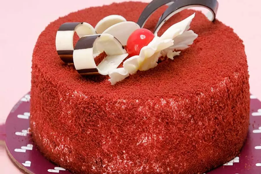 घर पर रेड वेलवेट केक बनाना आसान