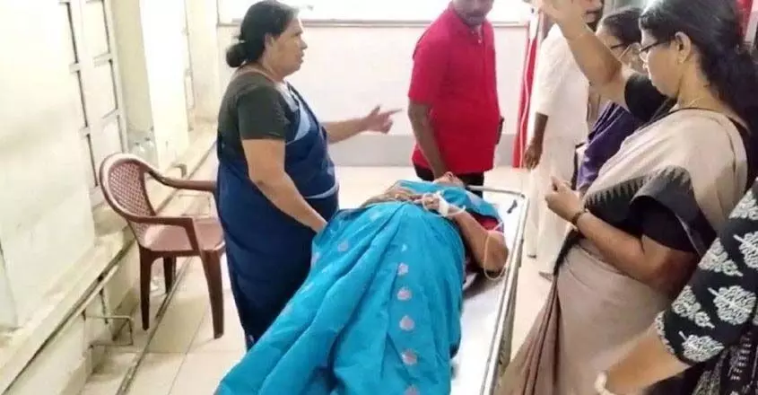 टीवीएम मेडिकल कॉलेज में मरीज ने महिला कर्मचारी पर हमला कर दिया