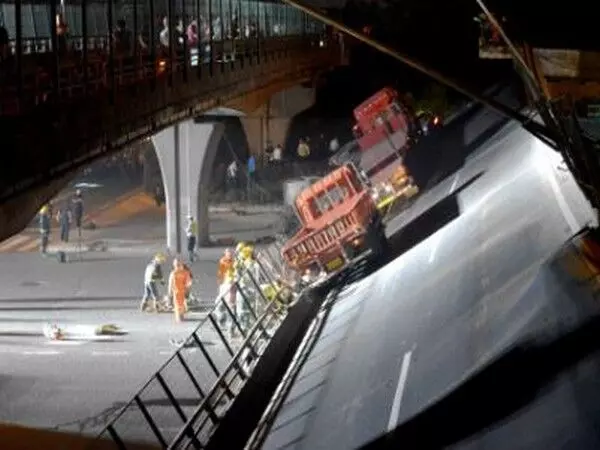 दक्षिणी चीन में राजमार्ग ढहने से कम से कम 19 लोगों की मौत, दर्जनों घायल