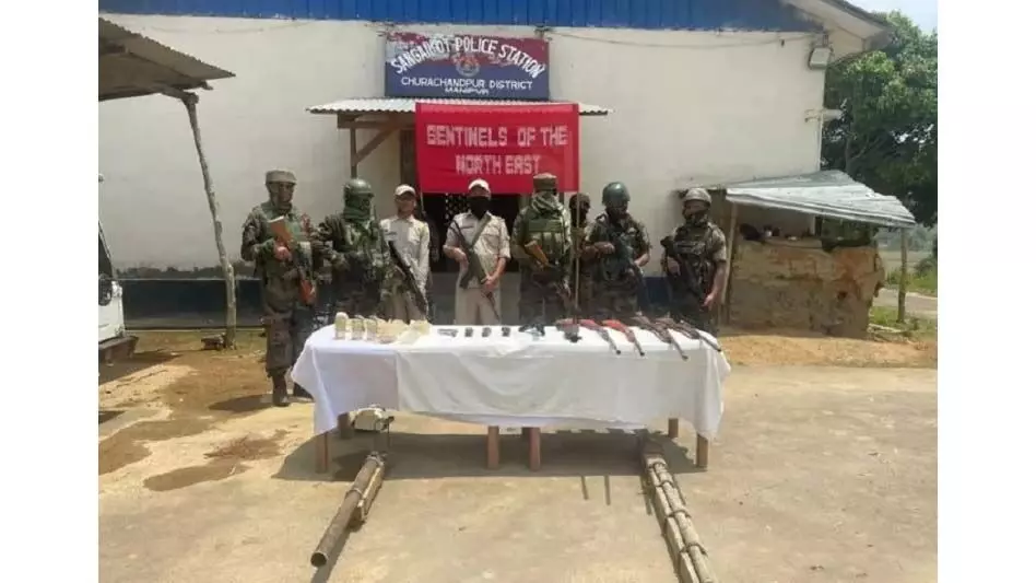 मणिपुर में हथियारों का बड़ा जखीरा बरामद, तीन गिरफ्तार