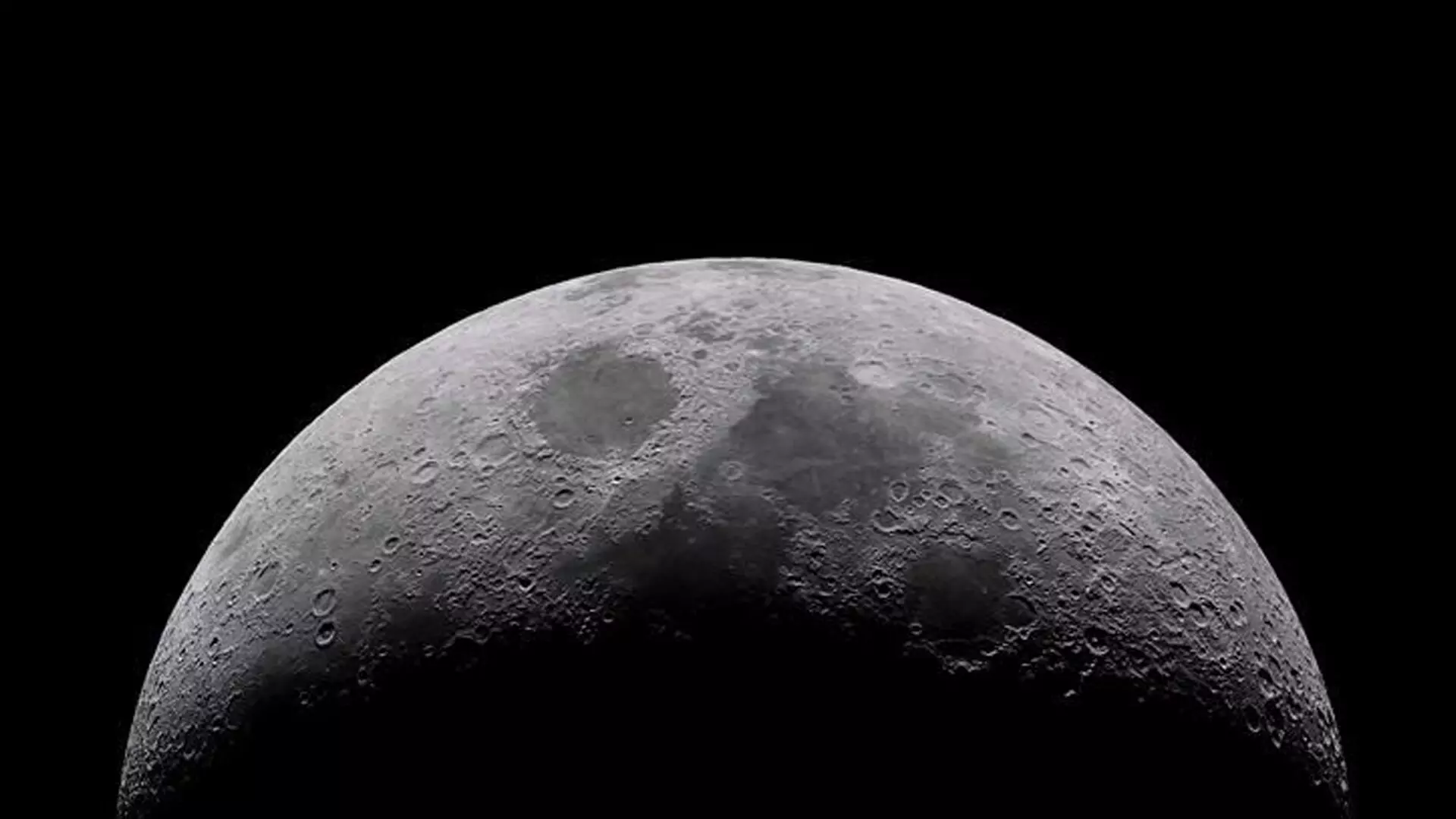 अध्ययनों से पता चलता है कि चंद्रमा पर दोहन योग्य गहराई में अधिक बर्फ है- इसरो