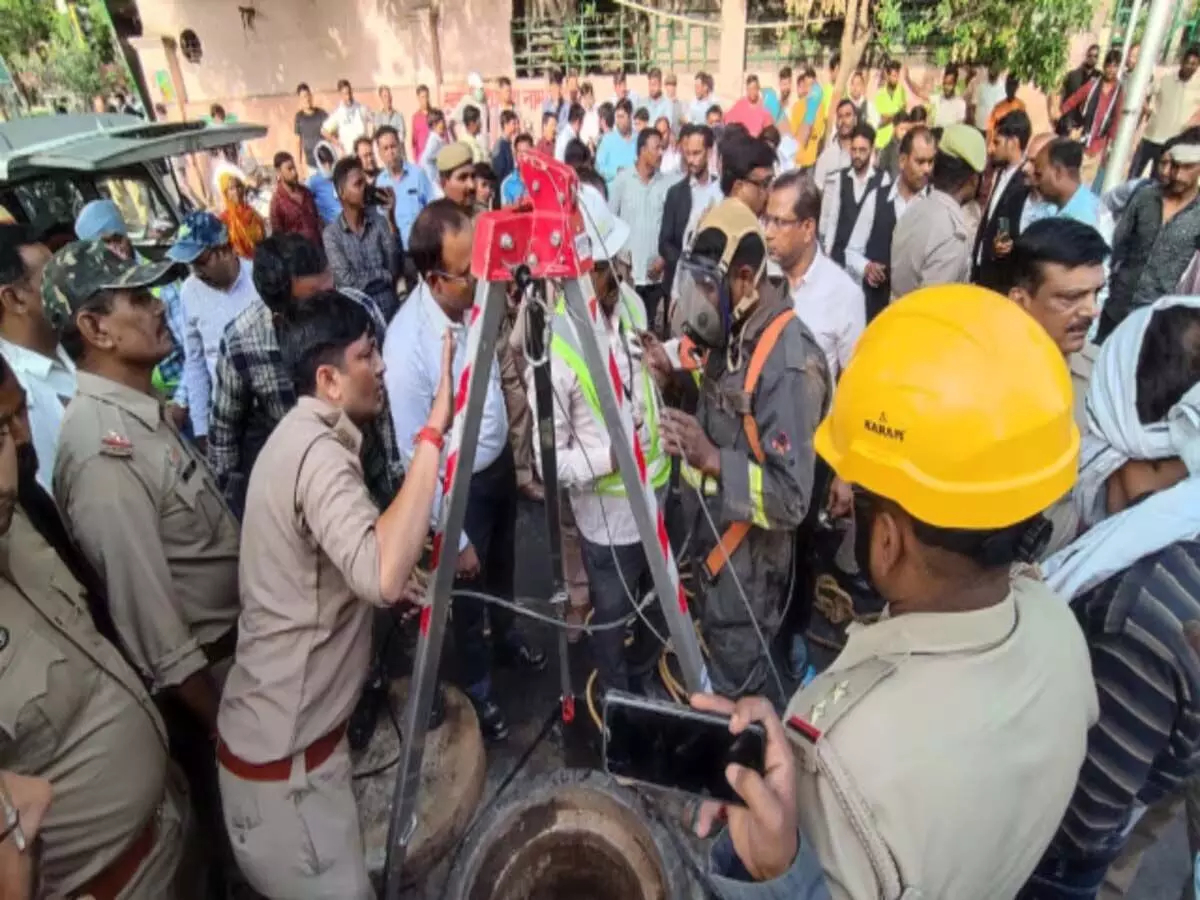 सीवर की सफाई के दौरान दो मजदूरों की दम घुटने से मौत