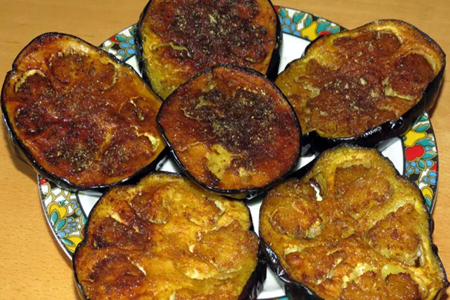 बंगाली डिश बेगुनी लगती है बेहद स्वादिष्ट, आज ही बनाएं ट्राई