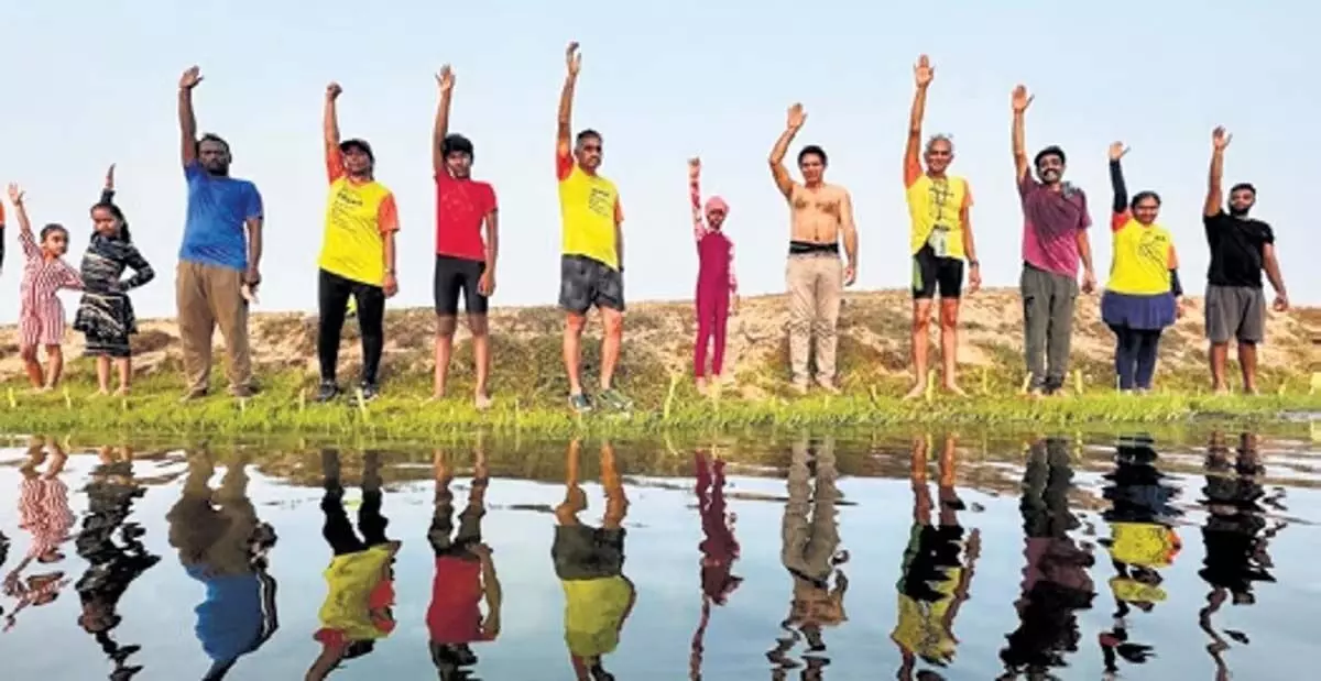 आंध्र प्रदेश में पौधारोपण पेरियार तैराकी दौड़ की जीत का प्रतीक