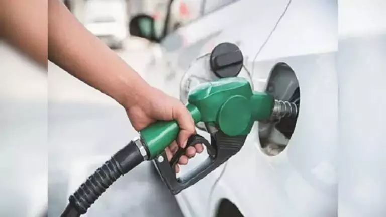 त्रिपुरा सरकार. ईंधन संकट के बीच पेट्रोल और डीजल की बिक्री पर रोक