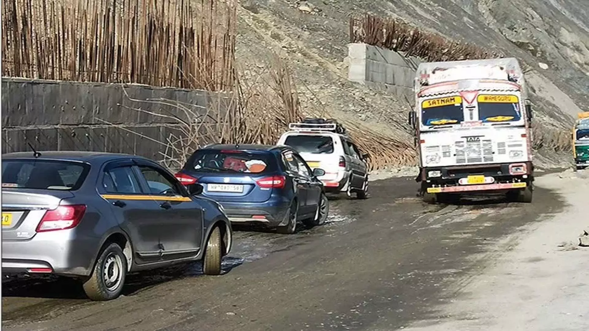 श्रीनगर-जम्मू राष्ट्रीय राजमार्ग खुला