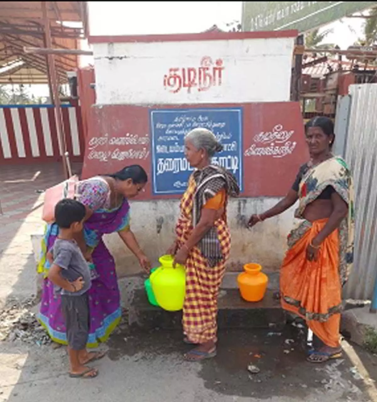 विरोध के बाद टीडब्ल्यूएडी ने कोयंबटूर में जदायमपलयम के लोगों के लिए पानी की व्यवस्था की