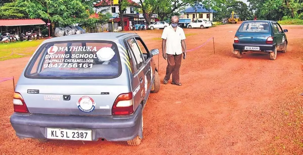 टेस्ट के लिए नए नियम: एर्नाकुलम में ड्राइविंग स्कूल मालिकों में हलचल तेज़