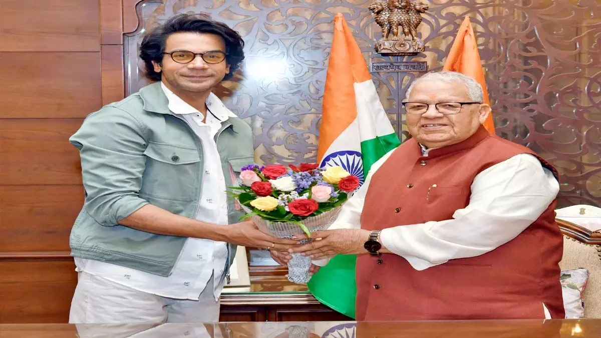 राज्यपाल से फिल्म अभिनेता  राजकुमार राव ने मुलाकात की