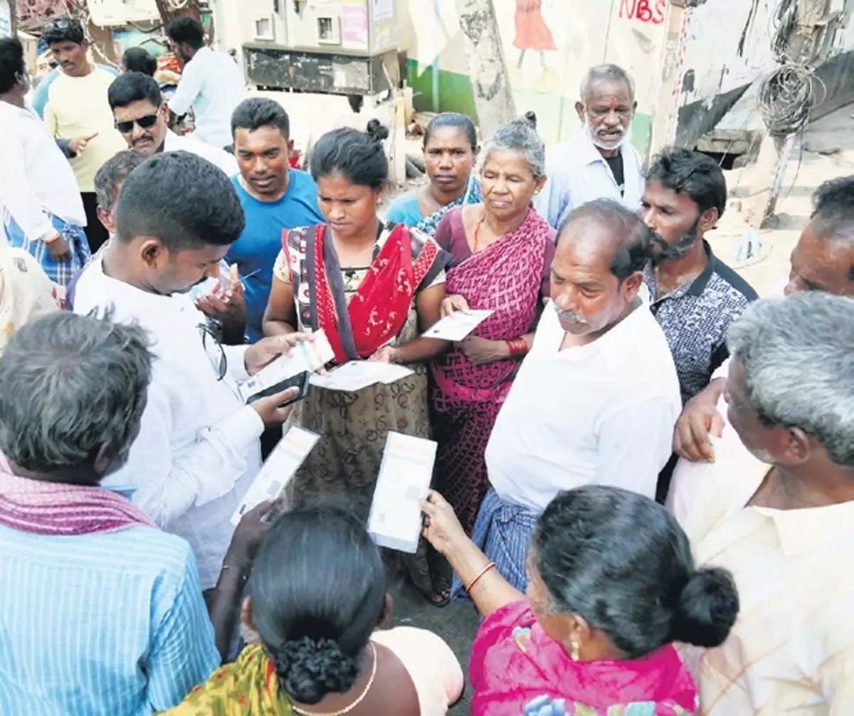 आंध्र प्रदेश: दो दिनों में 97 प्रतिशत पेंशन वितरित