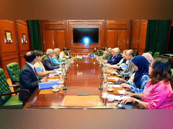 विदेश मंत्री जयशंकर ने आसियान प्रतिनिधिमंडल का स्वागत किया, कहा, व्यापक रणनीतिक साझेदारी और मजबूत होगी