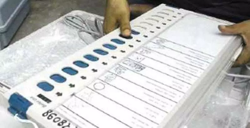 जम्मू-कश्मीर सीईओ ने बारामूला में मतगणना केंद्र का निरीक्षण किया