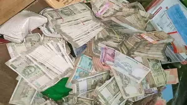 पुलिस ने कार से बरामद किए 41 लाख रुपए, मामलें में होगा बड़ा खुलासा