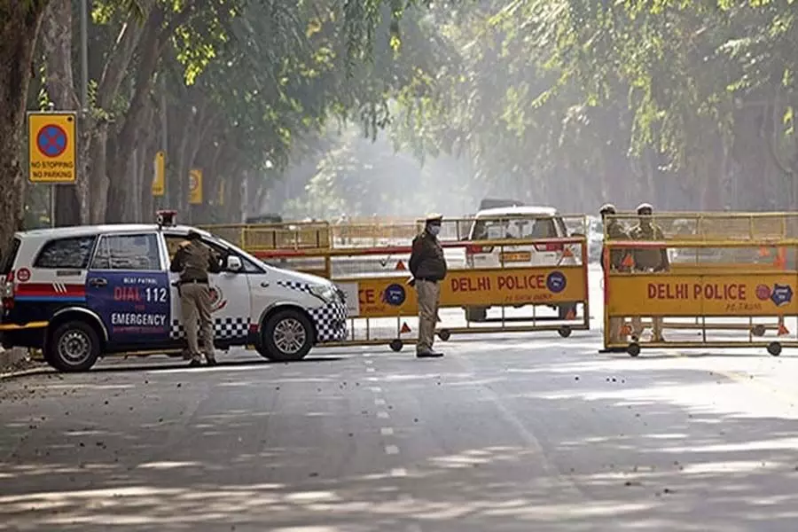 फूड डिलीवरी एजेंट अपने दिल्ली स्थित घर पर गला रेतकर मृत पाया गया