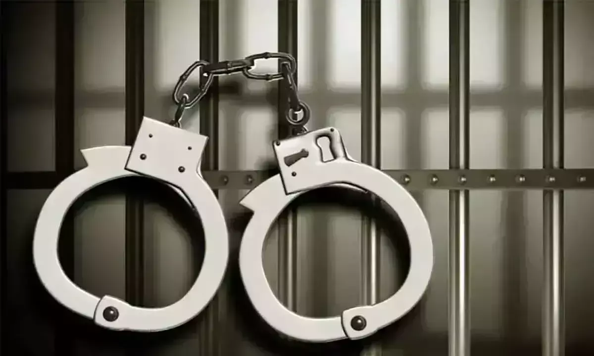 हैदराबाद: पुलिस ने फर्जी डॉक्टर को पकड़ा