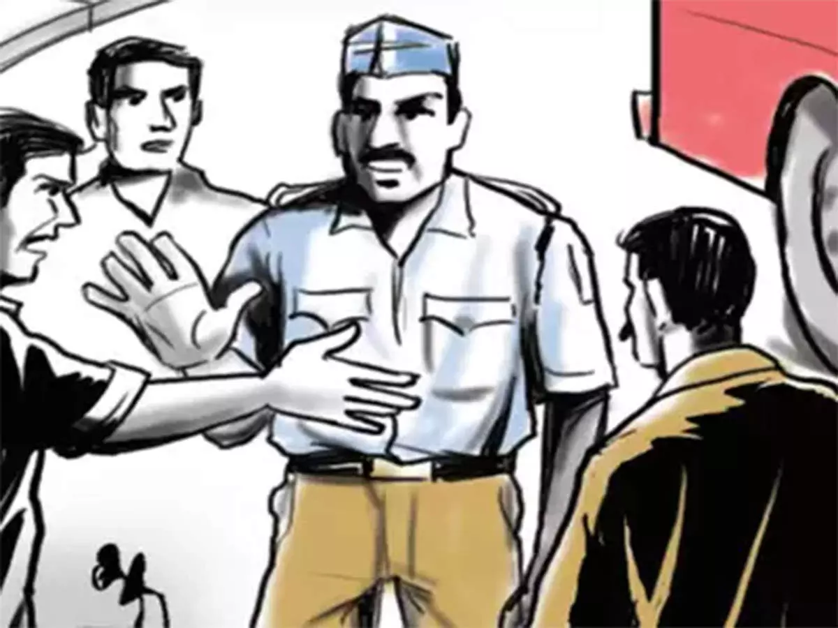 अवैध खनन के आरोपी ने पुलिस पर किया हमला