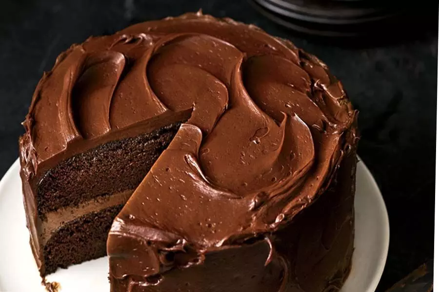 घर पर बनाएं स्वादिष्ट एगलेस चॉकलेट केक