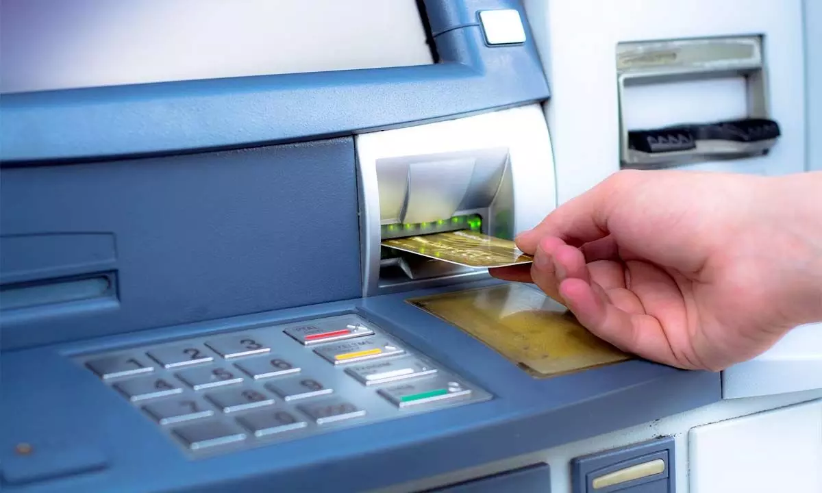 नए तरीके से ATM पर लोग हो रहे ठगी का शिकार
