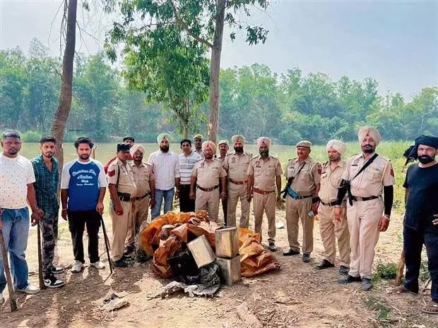 उत्पाद विभाग ने अवैध शराब इकाइयों पर छापेमारी की