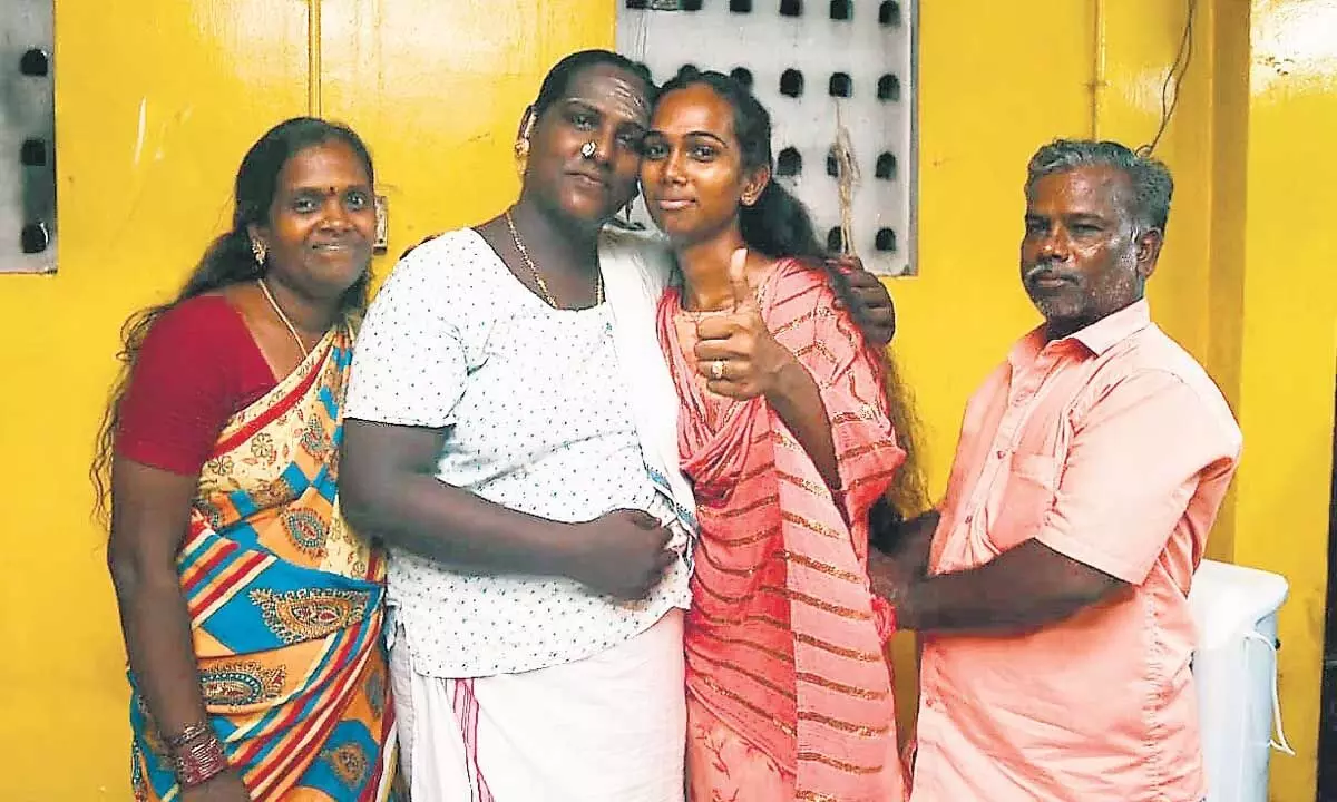 14 साल की उम्र में रिश्तेदारों द्वारा त्याग दी गई तमिलनाडु की ट्रांस महिला ने परीक्षा पास की