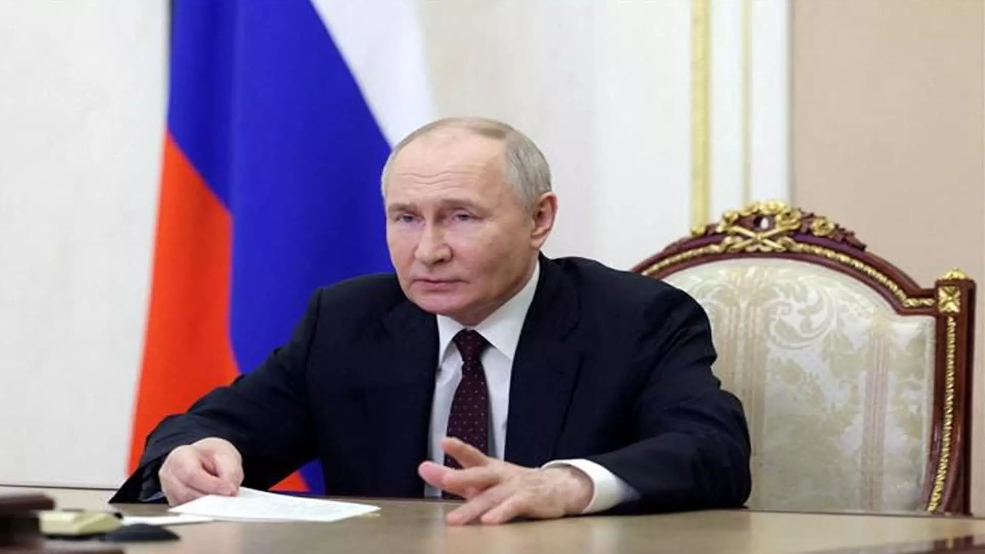 रूस के व्लादिमीर पुतिन ने पांचवें कार्यकाल के लिए राष्ट्रपति पद की शपथ ली