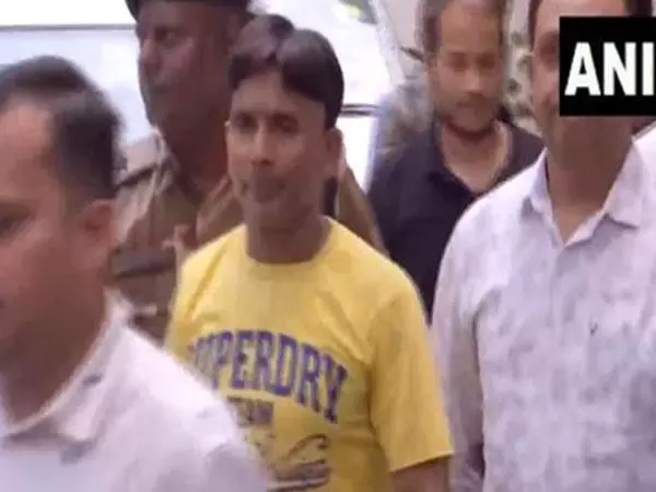 ईडी ने 35.23 करोड़ रुपये नकद बरामद करने के बाद झारखंड के मंत्री के निजी सचिव, घरेलू सहायक को किया गिरफ्तार