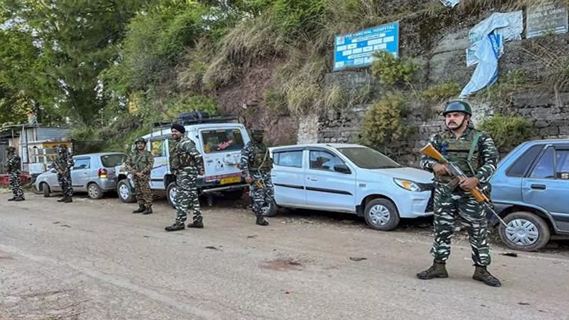 भारतीय वायुसेना के कॉर्पोरल, ग्राम रक्षा गार्ड की हत्या: जम्मू में तलाशी अभियान तेज