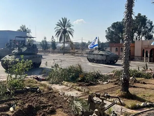 इज़राइल ने रफ़ा सीमा पार के फ़िलिस्तीनी हिस्से पर कर लिया नियंत्रण