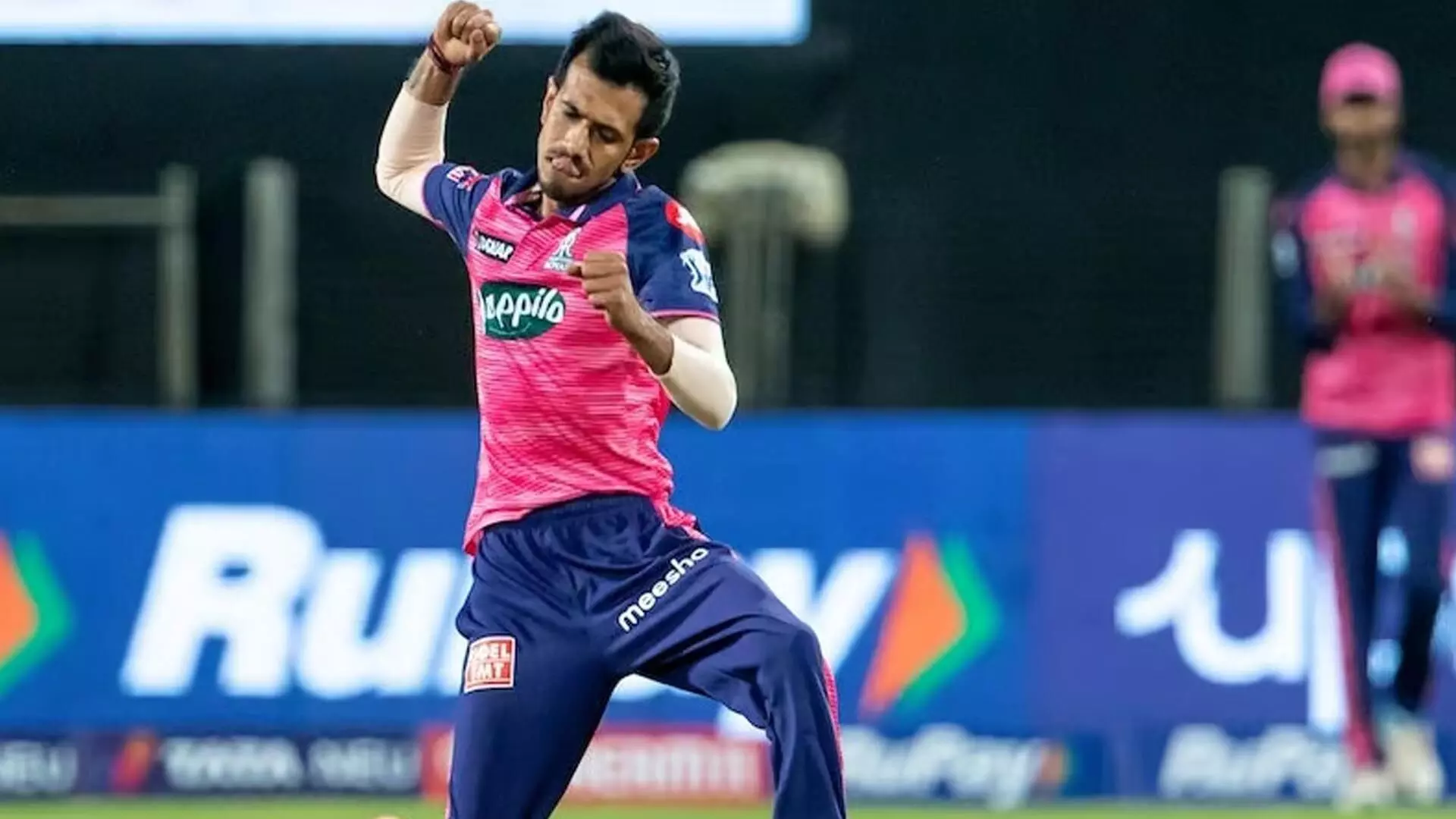 राजस्थान रॉयल्स के लेग-स्पिनर युजवेंद्र चहल 350 टी20 विकेट लेने वाले पहले भारतीय बने