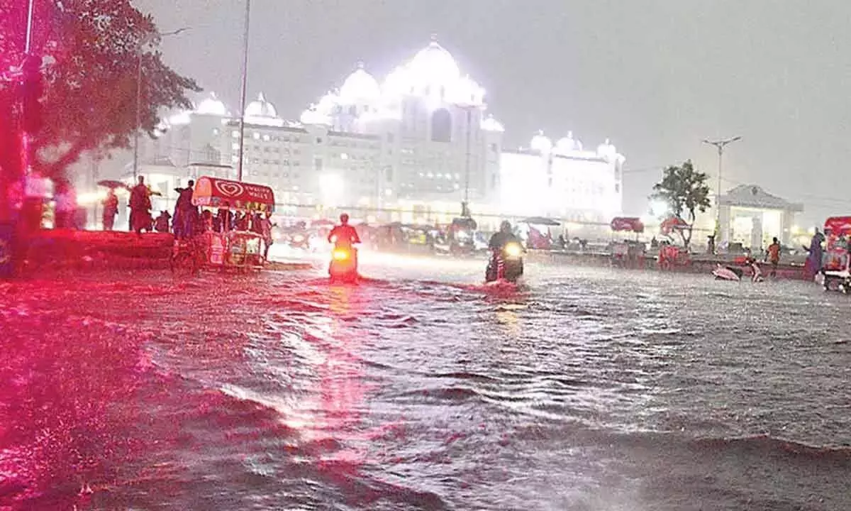 भारी बारिश से तपते हैदराबाद को राहत मिली