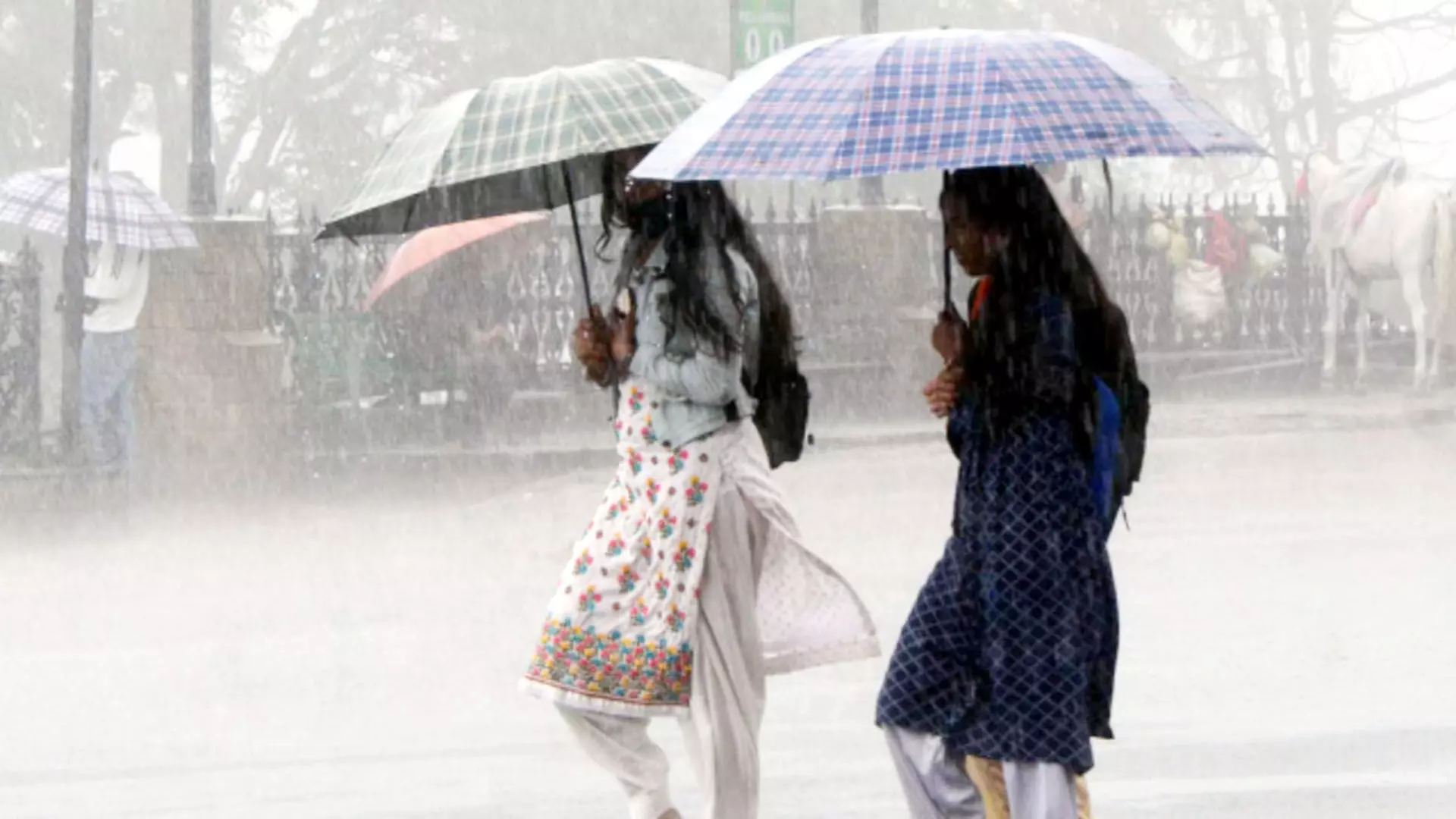 बिहार में आज भी बारिश के आसार तापमान में गिरावट होगी