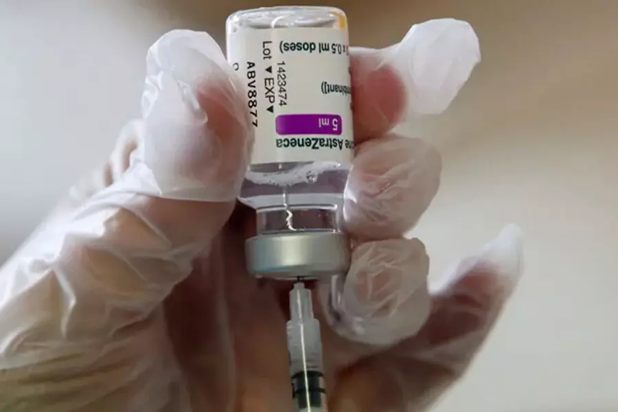 एस्ट्राज़ेनेका ने वाणिज्यिक कारणों का हवाला देते हुए वैश्विक स्तर पर कोविड वैक्सीन वापस ले ली