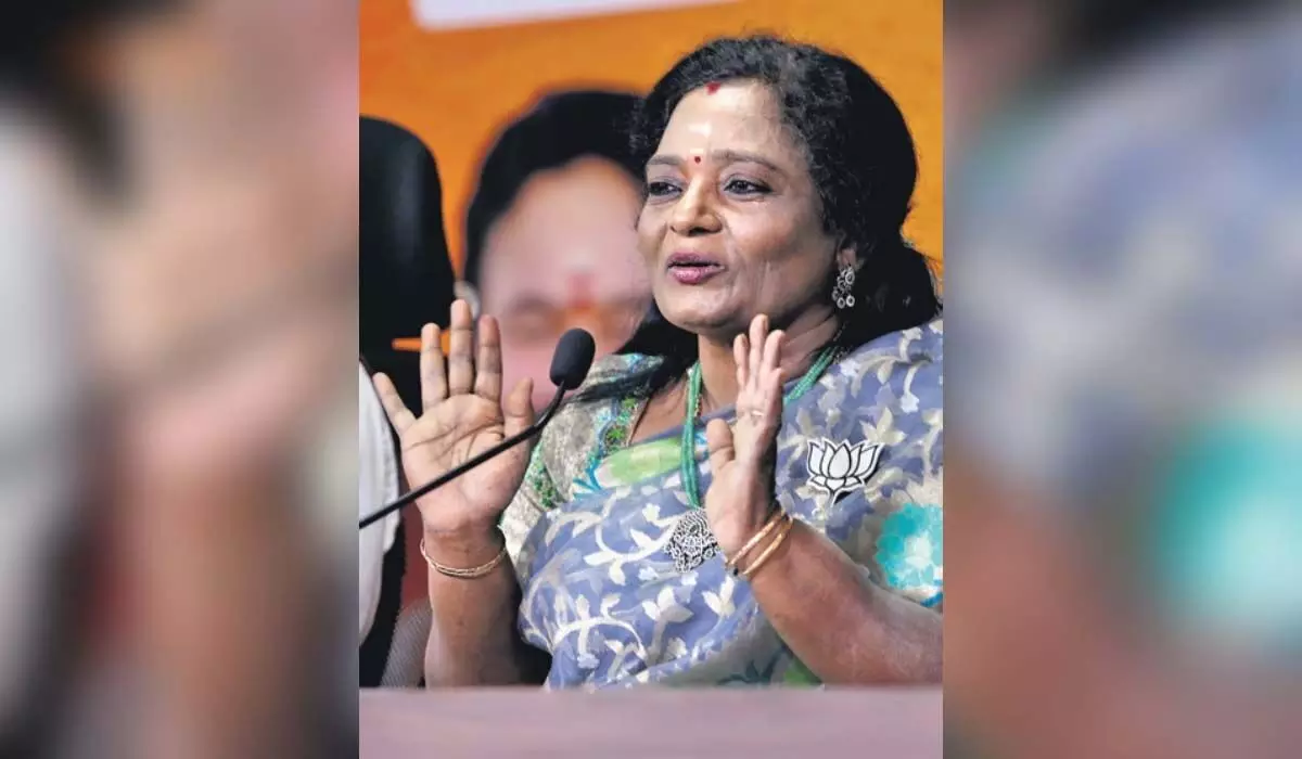 कांग्रेस लोगों को भावनात्मक रूप से विभाजित करने की कोशिश कर रही: पूर्व तेलंगाना राज्यपाल तमिलिसाई