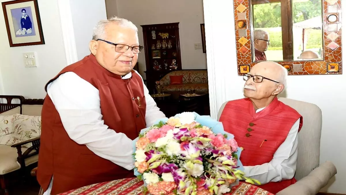 राज्यपाल ने पूर्व उप प्रधानमंत्री भारत रत्न लालकृष्ण आडवाणी से मुलाकात की