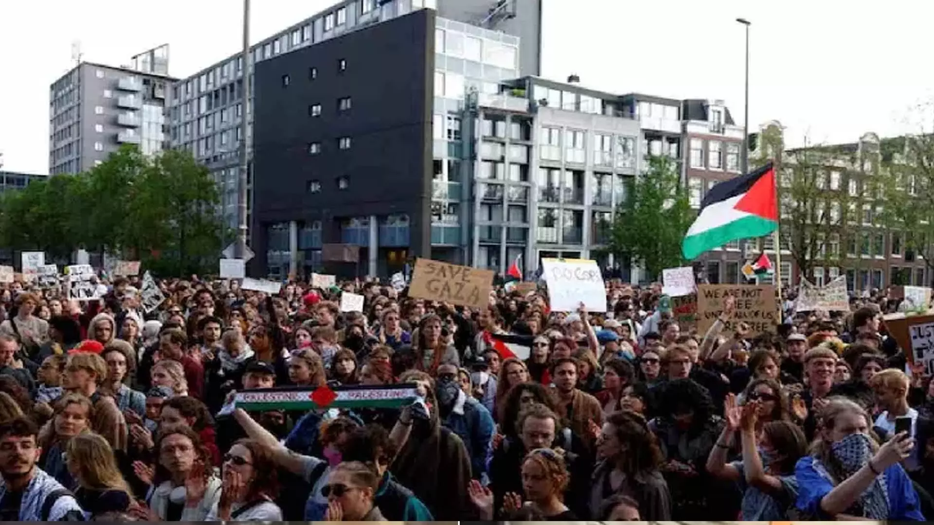 फिलिस्तीन समर्थक प्रदर्शनकारियों ने रात भर एम्स्टर्डम विश्वविद्यालय पर कब्जा कर लिया