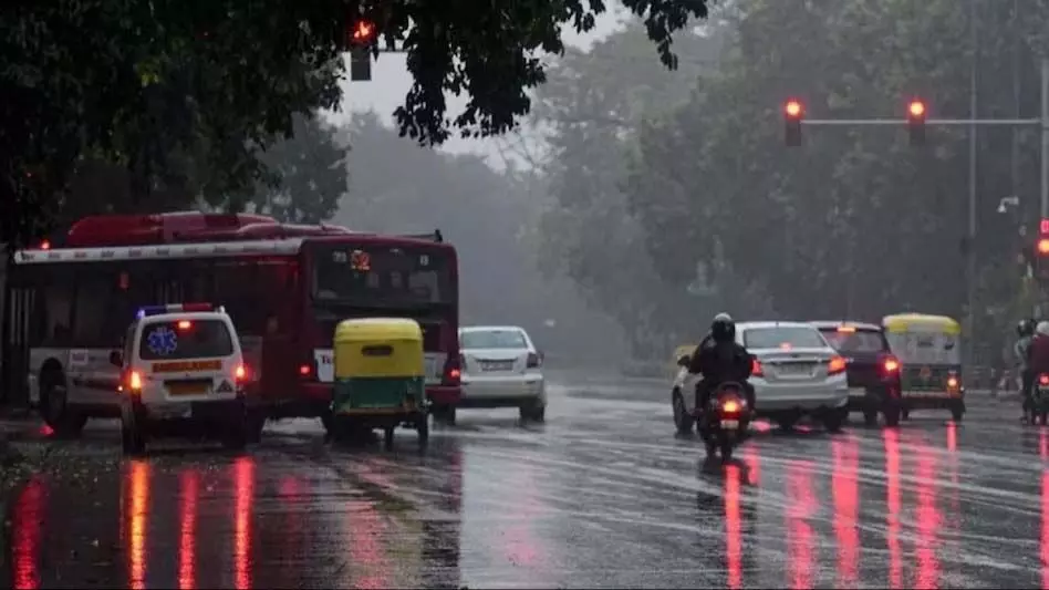 चिलचिलाती गर्मी के बीच आज कई राज्यों में होगी बारिश, दिल्ली में छाए रहेंगे बादल
