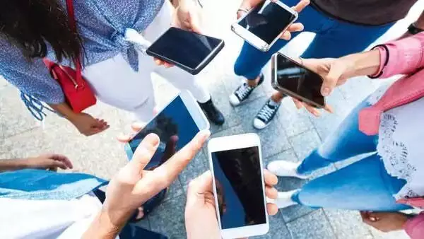 पहली तिमाही में देश में स्मार्टफोन की बिक्री आठ प्रतिशत बढ़ी, 5जी की हिस्सेदारी 71% पर