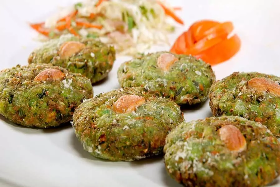 घर पर बनाएं स्वस्थ और शाकाहारी हरा भरा कबाब