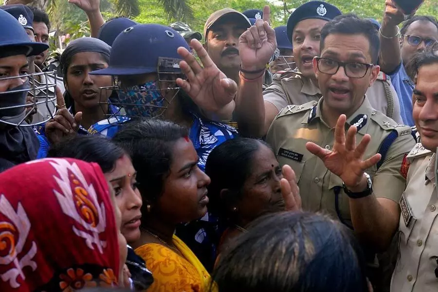 एनसीडब्ल्यू ने टीएमसी द्वारा जारीमहिलाओं द्वारा कोरे कागज पर हस्ताक्षर करने के लिए मजबूर करने के दावे का खंडन किया