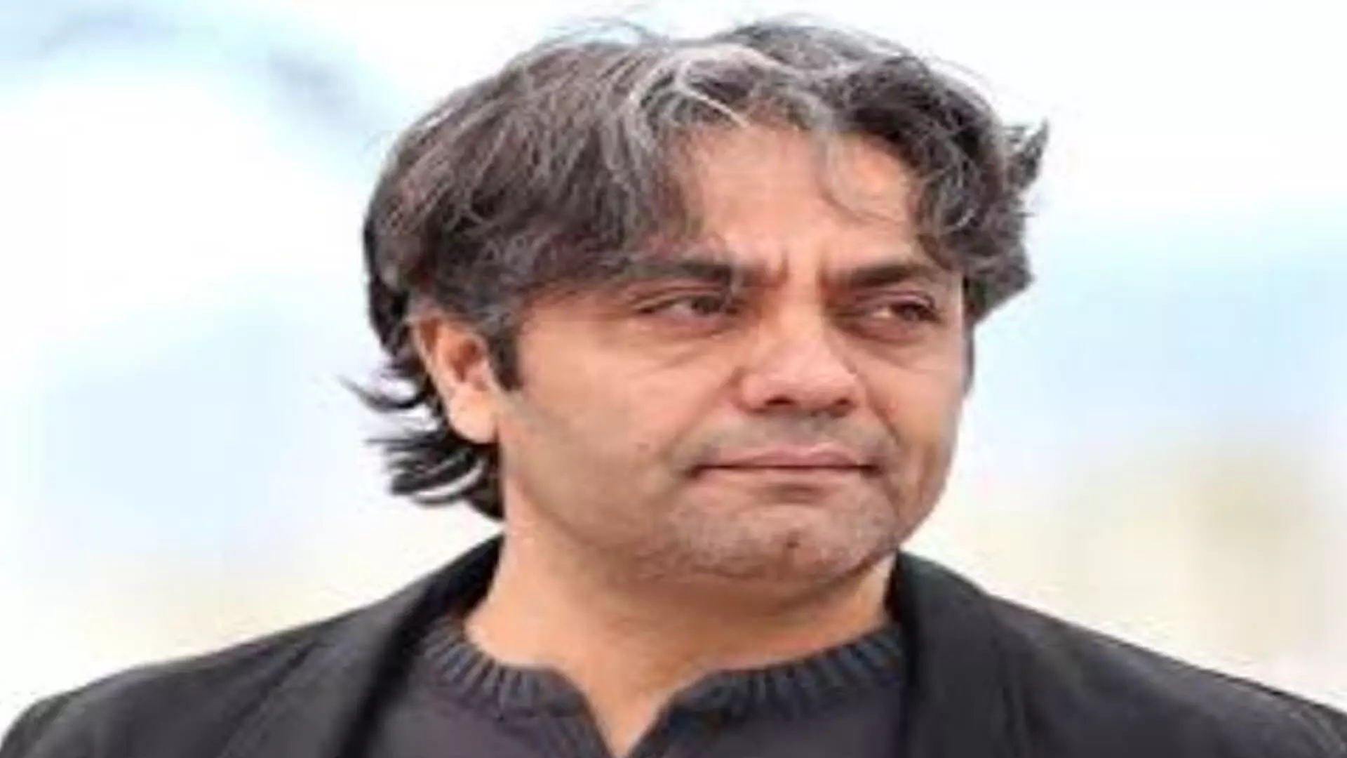 पुरस्कार विजेता निर्देशक मोहम्मद रसूलोफ़ को कान्स से पहले ईरान में जेल की सज़ा सुनाई गई