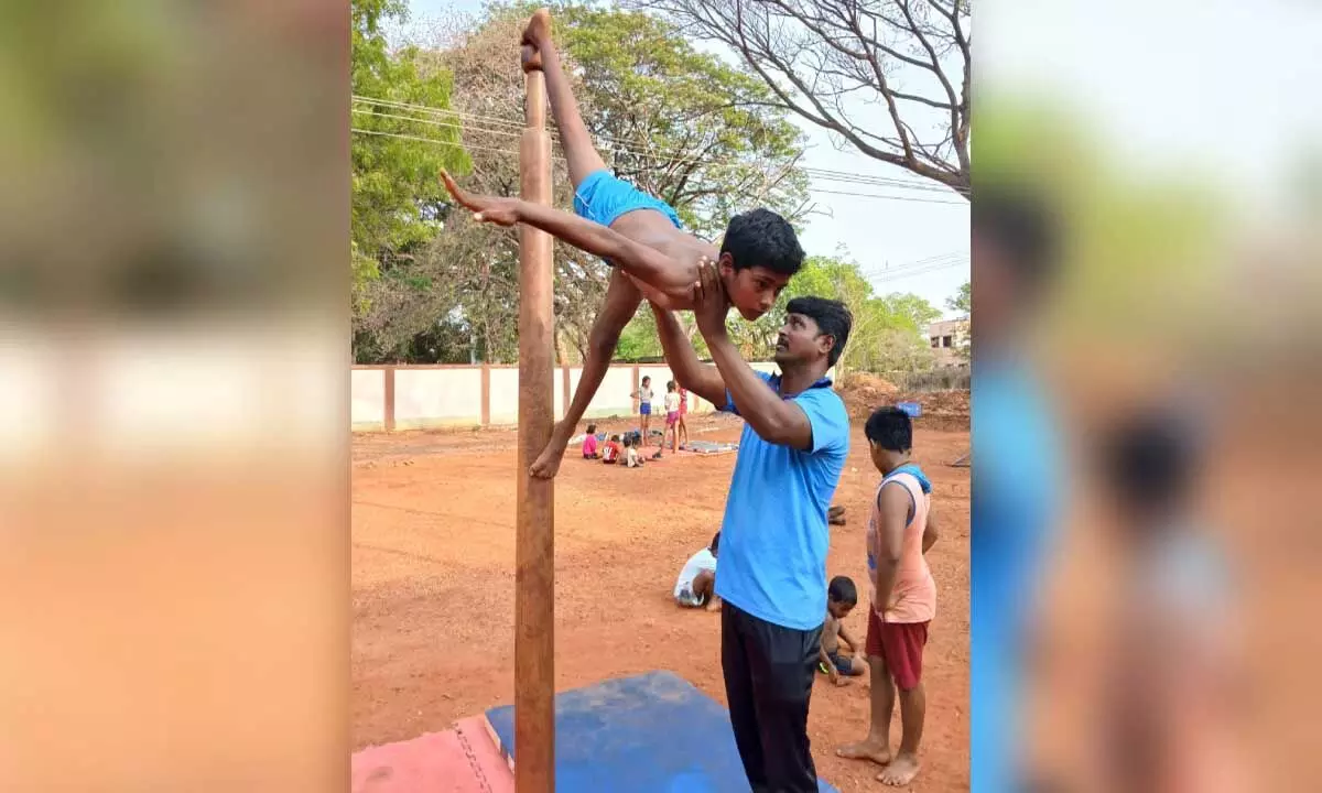 तिरुचि निवासी अन्ना स्टेडियम में मल्लार कंबम के लिए बेहतर सुविधाओं की मांग करते